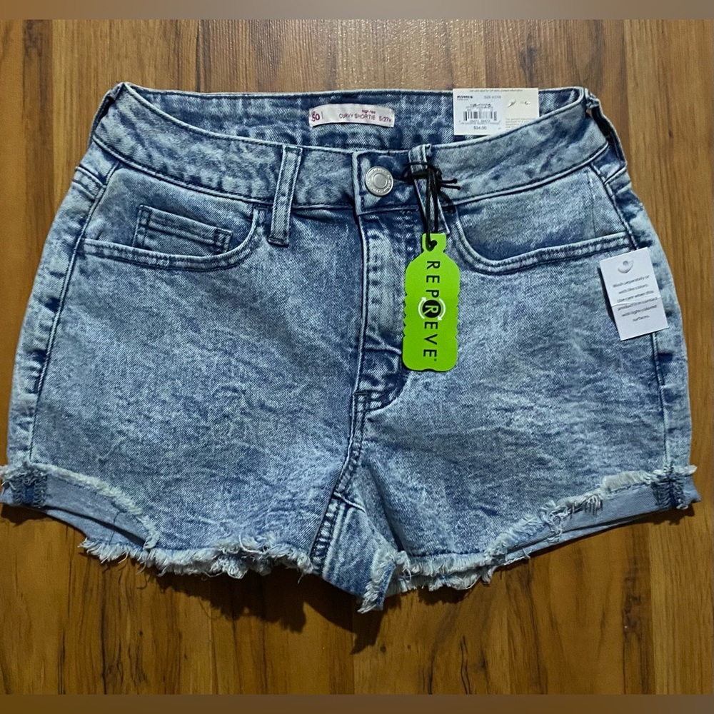 SO Juniors High Rise Curvy Shortie Distressed Jean Shorts Size 5/27W